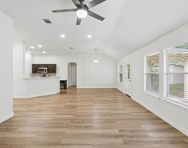 1506 Cosmos Way - Photo Thumbnail 18