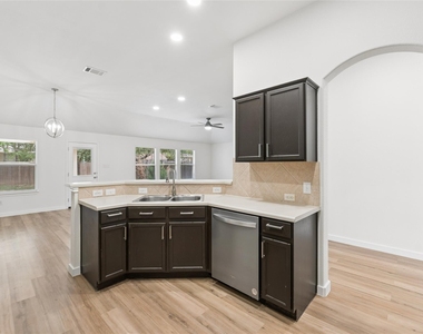 1506 Cosmos Way - Photo Thumbnail 16