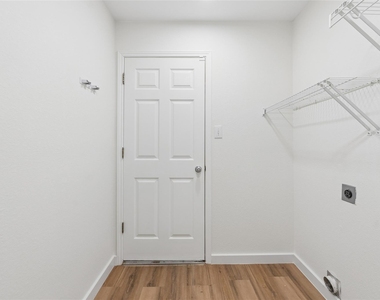 1506 Cosmos Way - Photo Thumbnail 29