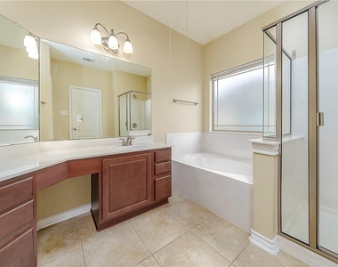 413 Kissing Oak Dr - Photo Thumbnail 22