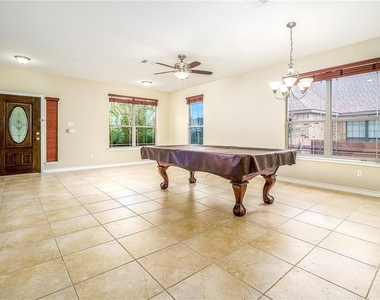 413 Kissing Oak Dr - Photo Thumbnail 13