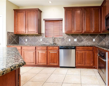 413 Kissing Oak Dr - Photo Thumbnail 2