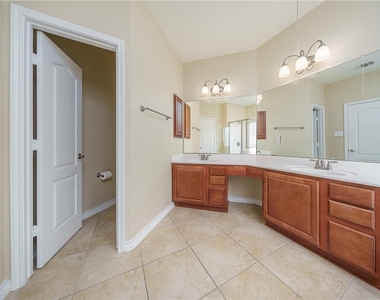 413 Kissing Oak Dr - Photo Thumbnail 25