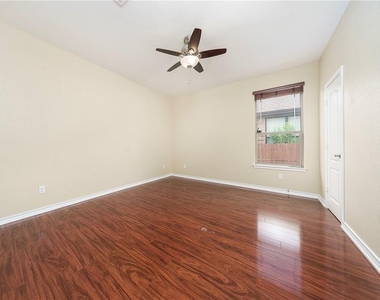413 Kissing Oak Dr - Photo Thumbnail 15