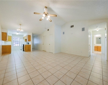 8810 Piney Point Dr - Photo Thumbnail 4
