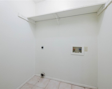 8810 Piney Point Dr - Photo Thumbnail 18