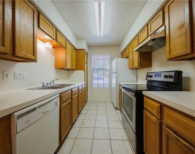8810 Piney Point Dr - Photo Thumbnail 8