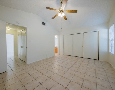 8810 Piney Point Dr - Photo Thumbnail 21
