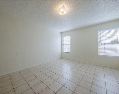 8810 Piney Point Dr - Photo Thumbnail 12