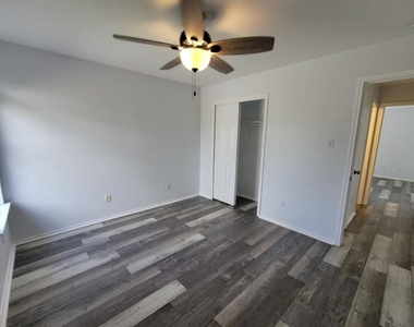 14813 Earl Grey Ln - Photo Thumbnail 11