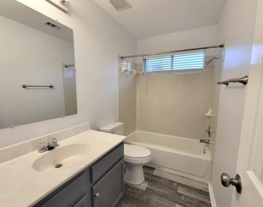 14813 Earl Grey Ln - Photo Thumbnail 10