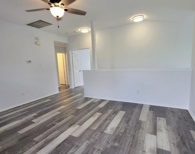 14813 Earl Grey Ln - Photo Thumbnail 6
