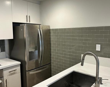 3110 Red River St - Photo Thumbnail 4