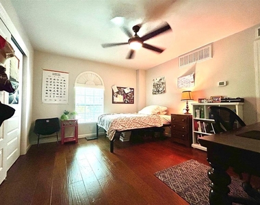 3110 Red River St - Photo Thumbnail 13