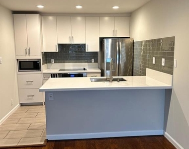 3110 Red River St - Photo Thumbnail 2