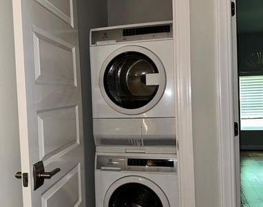 3110 Red River St - Photo Thumbnail 12