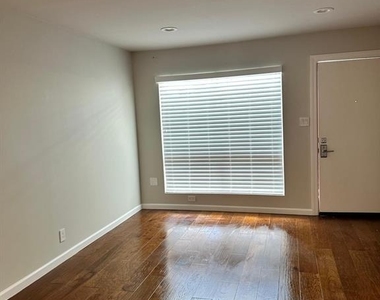 3110 Red River St - Photo Thumbnail 6