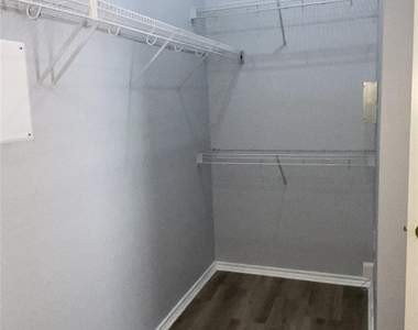 2313 Lou John St - Photo Thumbnail 12