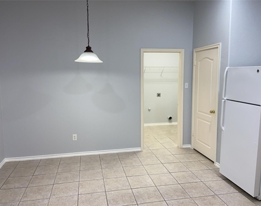 2313 Lou John St - Photo Thumbnail 18