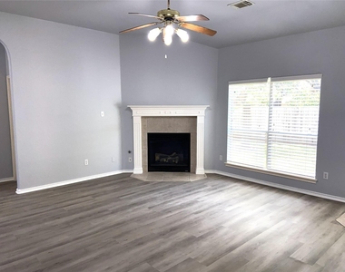 2313 Lou John St - Photo Thumbnail 1