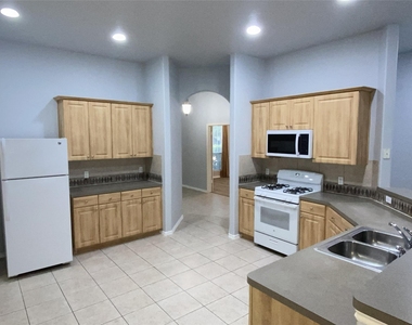 2313 Lou John St - Photo Thumbnail 5