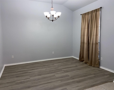 2313 Lou John St - Photo Thumbnail 16
