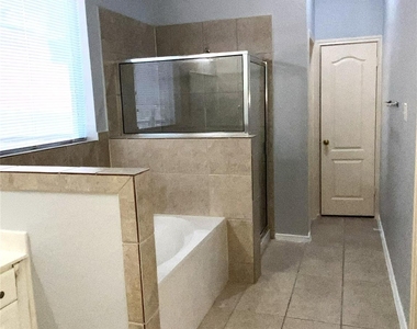 2313 Lou John St - Photo Thumbnail 9