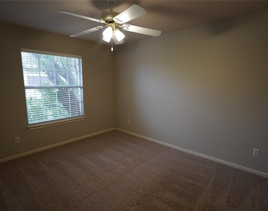 5702 Fitchwood Ln - Photo Thumbnail 10