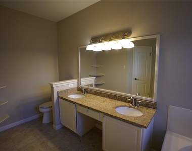 5702 Fitchwood Ln - Photo Thumbnail 9