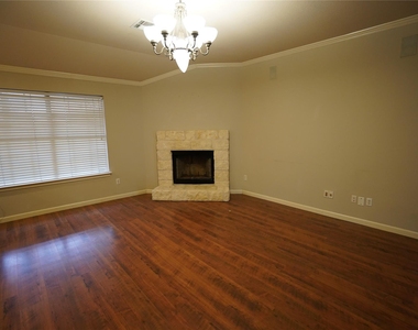 5702 Fitchwood Ln - Photo Thumbnail 3