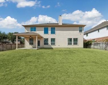 701 Crestwood Ln - Photo Thumbnail 10