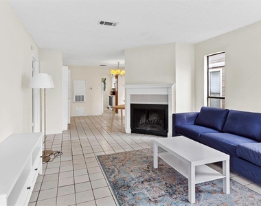 1907 W Loop #b - Photo Thumbnail 1