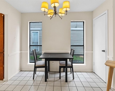 1907 W Loop #b - Photo Thumbnail 7