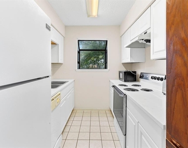 1907 W Loop #b - Photo Thumbnail 10