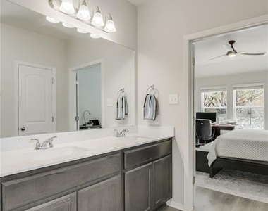 3703 Stillwood Ln - Photo Thumbnail 10