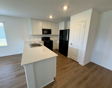 2221 Cumulus Ct - Photo Thumbnail 14