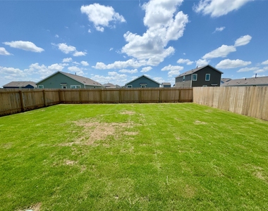 2221 Cumulus Ct - Photo Thumbnail 21