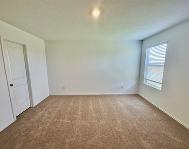 2221 Cumulus Ct - Photo Thumbnail 10