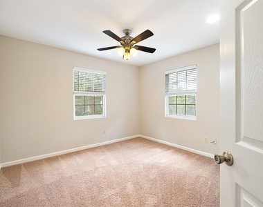 1005 Canyon Edge Dr - Photo Thumbnail 11