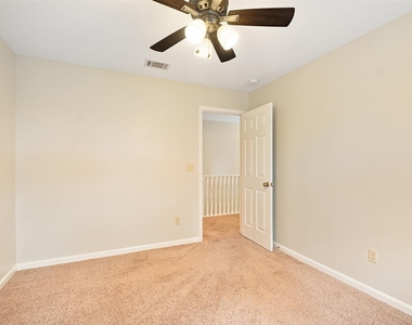 1005 Canyon Edge Dr - Photo Thumbnail 15