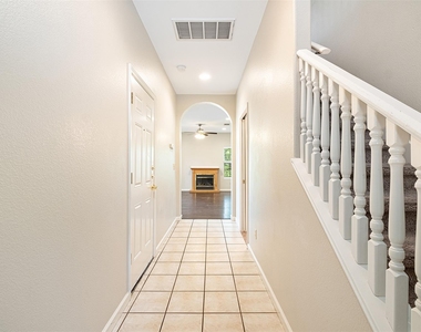 1005 Canyon Edge Dr - Photo Thumbnail 3