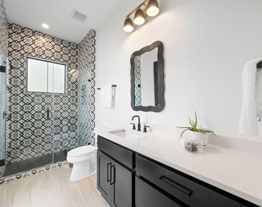 5317 Mccandless St - Photo Thumbnail 37