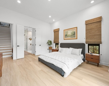 5317 Mccandless St - Photo Thumbnail 14