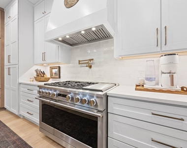5317 Mccandless St - Photo Thumbnail 13
