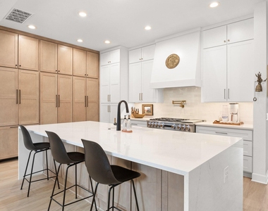 5317 Mccandless St - Photo Thumbnail 7