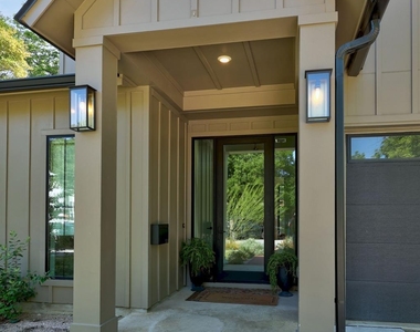 5317 Mccandless St - Photo Thumbnail 4
