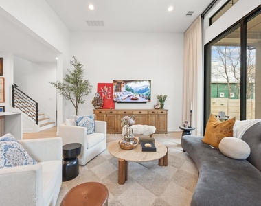 5317 Mccandless St - Photo Thumbnail 9