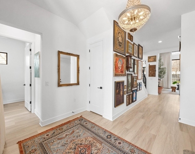 5317 Mccandless St - Photo Thumbnail 5