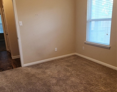 2023 Birkby Ct - Photo Thumbnail 7