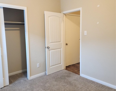 2023 Birkby Ct - Photo Thumbnail 6
